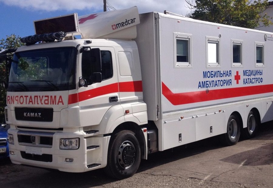КамАЗ поставил в Севастополь универсальный медкомплекс